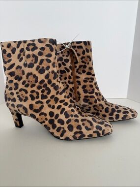 NWOT Franco Sarto Leopard Print Calf Hair Pointed Toe Kitten Heel Ankle Boots 8